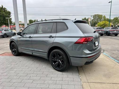 Platinum Gray Metallic 2024 Volkswagen Tiguan 2.0T SE R-Line Black
