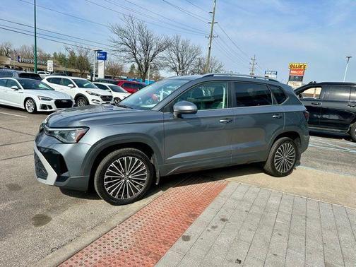 2025 Volkswagen Taos 1.5T SE