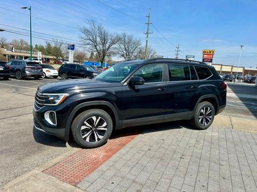 2026 Volkswagen Atlas 2.0T SE