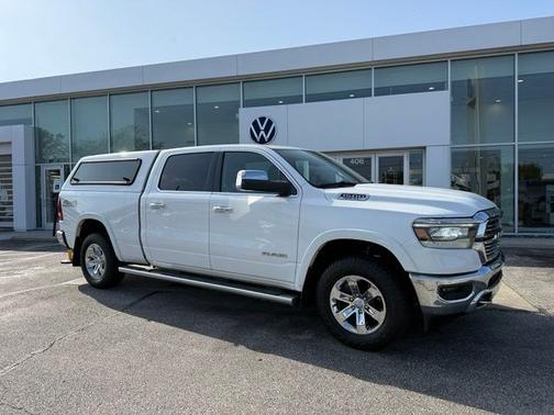 Bright White Clearcoat 2020 RAM 1500 Laramie