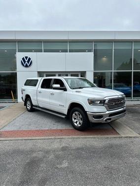 Bright White Clearcoat 2020 RAM 1500 Laramie