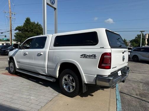 Bright White Clearcoat 2020 RAM 1500 Laramie