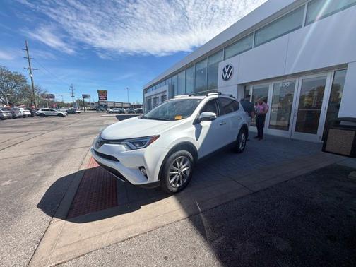 Blizzard Pearl 2017 Toyota RAV4 Limited