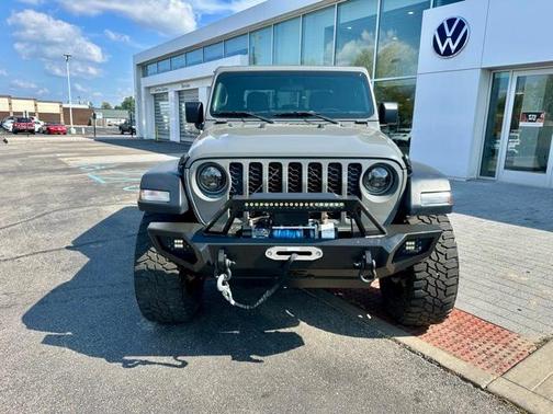 2020 Jeep Gladiator Sport