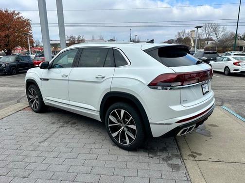2026 Volkswagen Atlas Cross Sport 2.0T SEL Premium R-Line