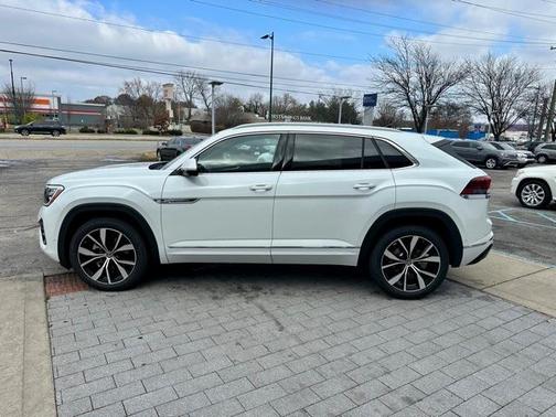 2026 Volkswagen Atlas Cross Sport 2.0T SEL Premium R-Line