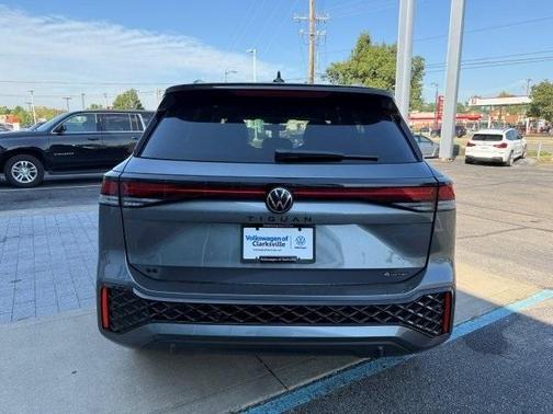2025 Volkswagen Tiguan 2.0T SE R-Line Black