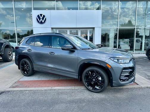 2025 Volkswagen Tiguan 2.0T SE R-Line Black