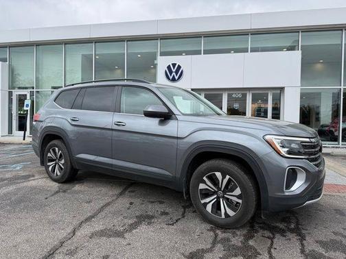 Platinum Gray Metallic 2025 Volkswagen Atlas 2.0T SE