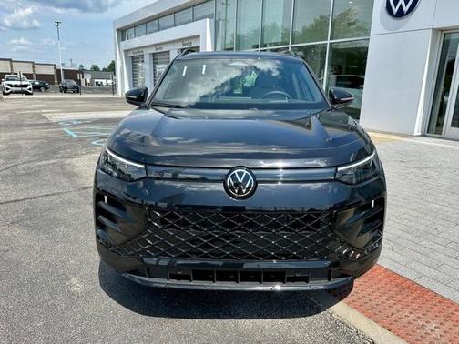 2025 Volkswagen Tiguan 2.0T SE R-Line Black