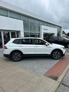 Pure White 2024 Volkswagen Tiguan 2.0T S