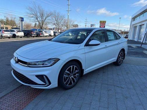 Opal White Pearl 2026 Volkswagen Jetta 1.5T SE