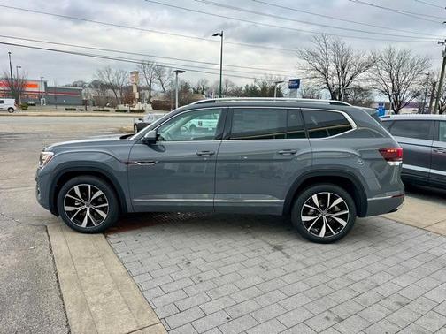 2026 Volkswagen Atlas 2.0T SEL Premium R-Line