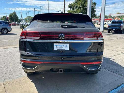 Black 2026 Volkswagen Atlas Cross Sport SE w/Technology