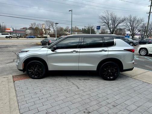 2023 Mitsubishi Outlander SEL Black Edition