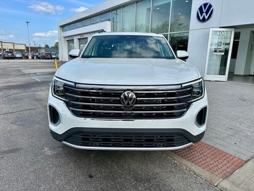 White Pearl 2026 Volkswagen Atlas 2.0T SE w/Technology