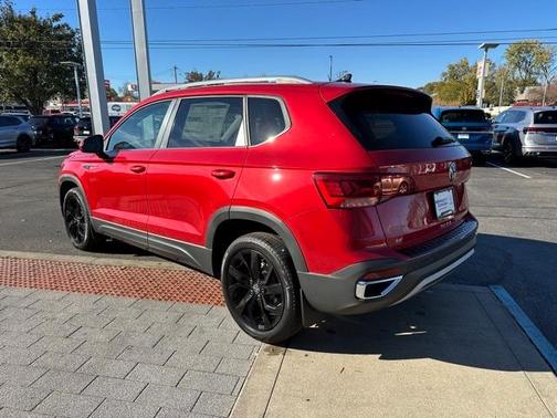 2024 Volkswagen Taos 1.5T SE