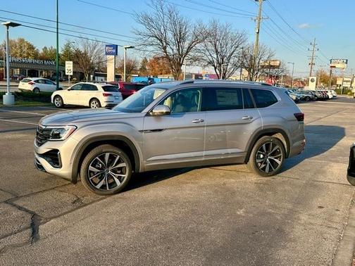 2026 Volkswagen Atlas 2.0T SEL Premium R-Line