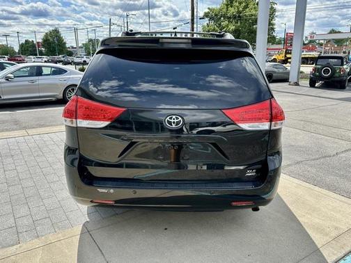 2011 Toyota Sienna XLE