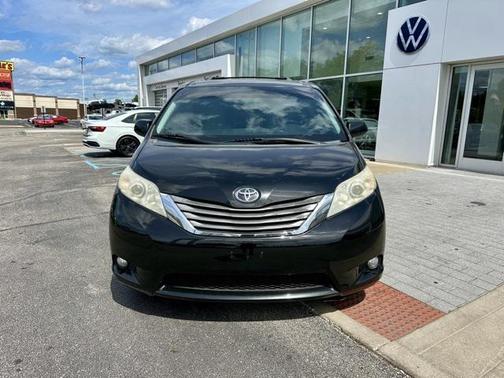 2011 Toyota Sienna XLE