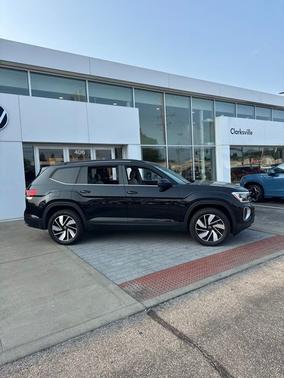 Deep Black 2025 Volkswagen Atlas 2.0T SE w/Technology