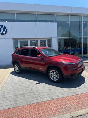 Deep Cherry Red Crystal Pearlcoat 2017 Jeep Cherokee Latitude