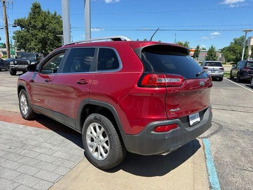 Deep Cherry Red Crystal 2017 Jeep Cherokee Latitude