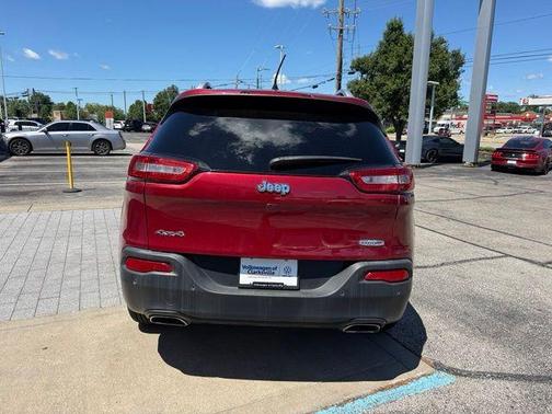 Deep Cherry Red Crystal 2017 Jeep Cherokee Latitude
