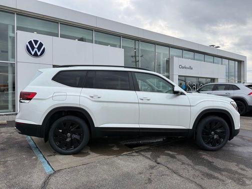 Opal White Pearl 2026 Volkswagen Atlas 2.0T SE W/TECHNOLOGY