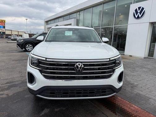 Opal White Pearl 2026 Volkswagen Atlas 2.0T SE W/TECHNOLOGY