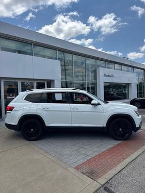 Pure White 2019 Volkswagen Atlas SEL Premium
