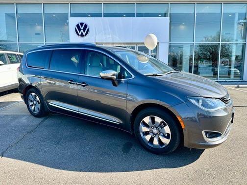 2019 Chrysler Pacifica Hybrid Limited