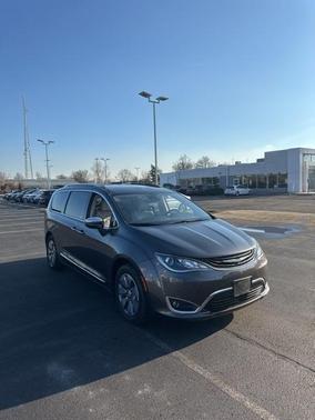 2019 Chrysler Pacifica Hybrid Limited