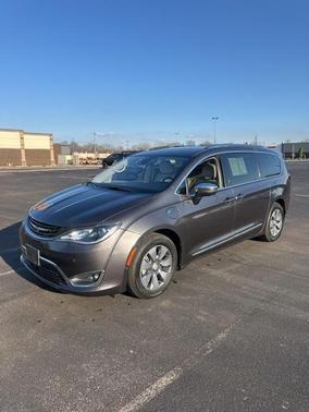 2019 Chrysler Pacifica Hybrid Limited