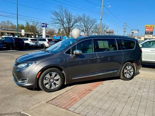 2019 Chrysler Pacifica Hybrid Limited