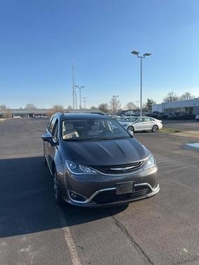 2019 Chrysler Pacifica Hybrid Limited