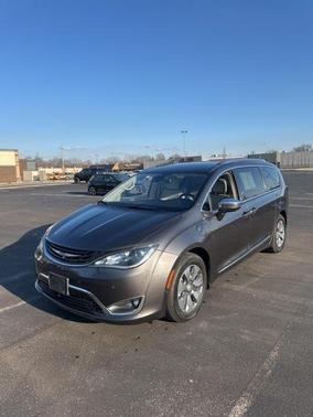 2019 Chrysler Pacifica Hybrid Limited