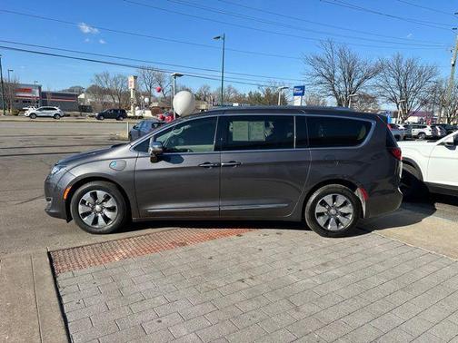 2019 Chrysler Pacifica Hybrid Limited