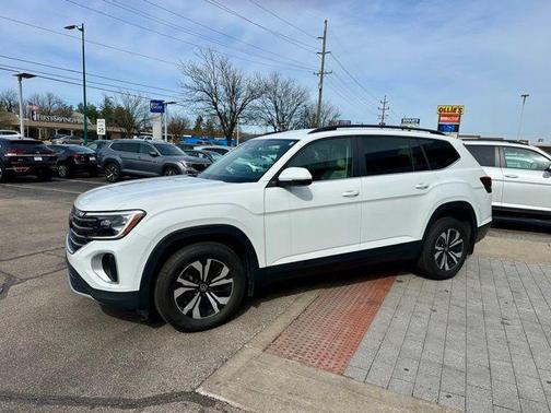 2024 Volkswagen Atlas 2.0T SE