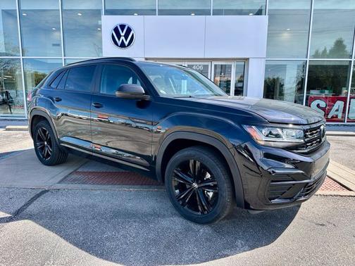Deep Black 2023 Volkswagen Atlas Cross Sport 2.0T SEL R-Line