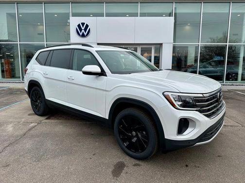 Opal White Pearl 2026 Volkswagen Atlas 2.0T SE W/TECHNOLOGY