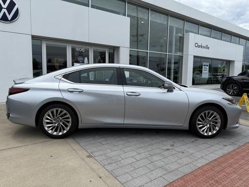 2023 Lexus ES 300h Luxury