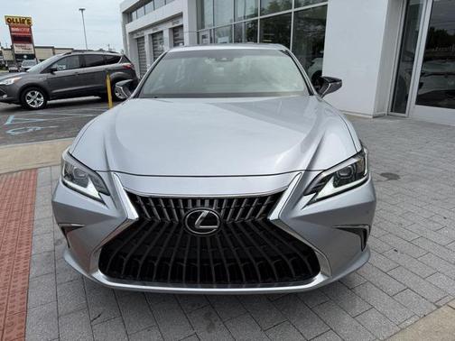 2023 Lexus ES 300h Luxury