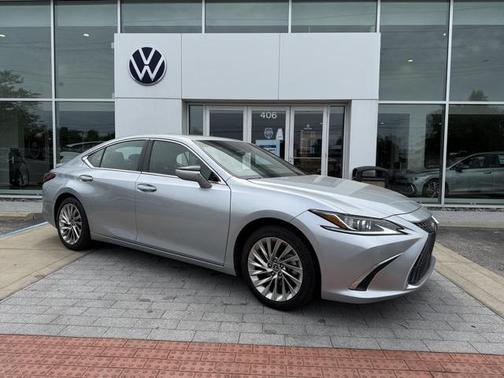 2023 Lexus ES 300h Luxury