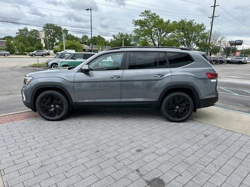 2025 Volkswagen Atlas 2.0T SE w/Technology 4MOTION