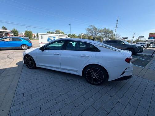 White Pearl 2022 Kia K5 GT