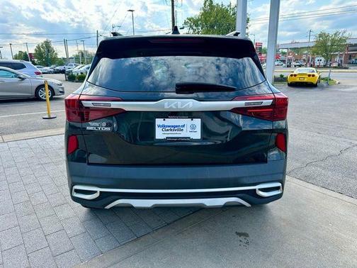 Cherry Black 2022 Kia Seltos S