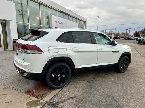 2026 Volkswagen Atlas Cross Sport 2.0T SE