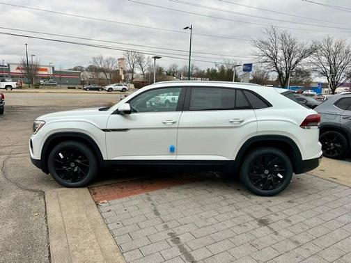 2026 Volkswagen Atlas Cross Sport 2.0T SE