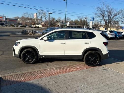 2025 Volkswagen Taos 1.5T SE